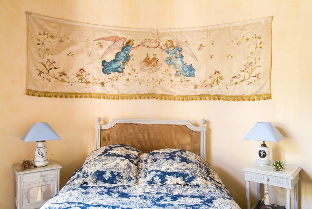 Chateau De La Roche Martel Roiffé Room photo